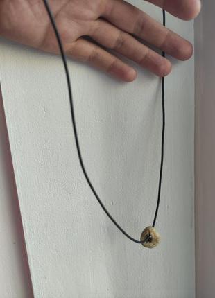 Кольє підвіска камінчик натуральний камінь на шнурі2 фото