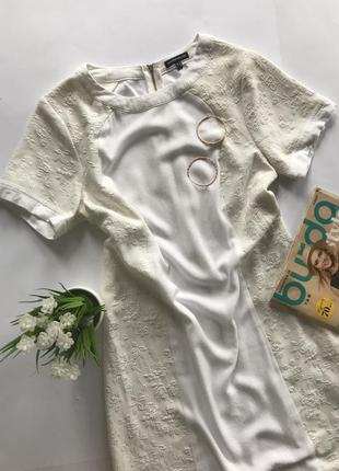 Літнє плаття з мереживом