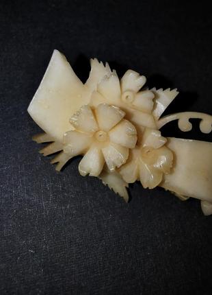Антикварная винтажная брошь викторианская резная натуральная кость цветы костяная винтаж2 фото