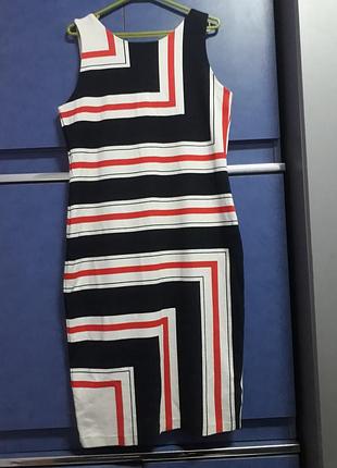Красива віскозна сукня,від h&m,з трикутним вирізом ззаду