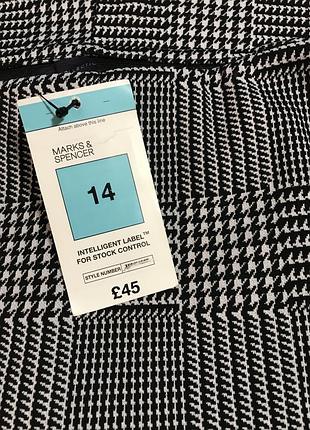 Очень красивая и стильная брендовая юбка.