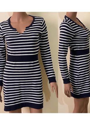 Плаття в смужку
