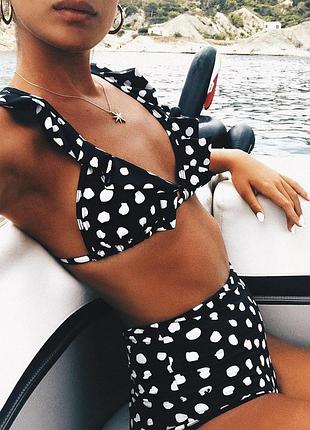 Женский купальник с высокими плавками