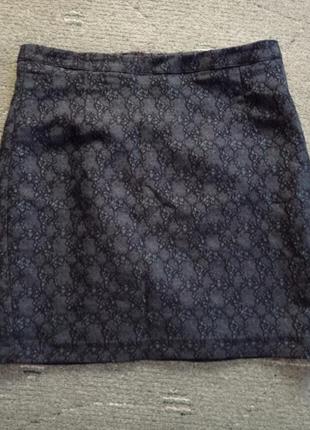 Красивая зеленая юбка