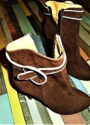 Ботильоны louboutin даром