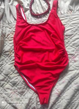 Нереальный крутой модный красный купальник в бассейн или пляж
