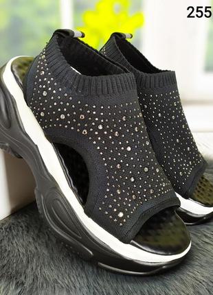 Женские текстильные босоножки сандалии на платформе черные со стразами1 фото