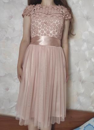 Вечернее платье в пудровом цвете