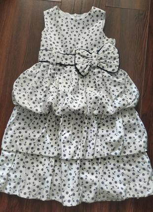 Платье из натуральной ткани .