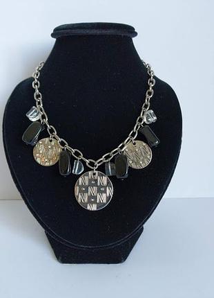 Ожерелье, подвески на крупной серебристой  цепочке.