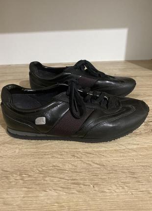 Кроссовки clarks