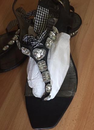 Босоніжки жіночі