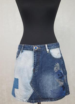 Desigual джинсовая юбка с вышивкой