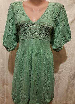 Платья  трикот. нежно зелёного цвета. s