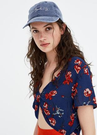 Блуза топ синяя в цветочный принт вискоза pull & bear2 фото