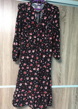 Платье stradivarius