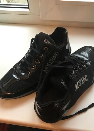 Кроссовки moschino