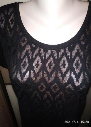 Легкая футболочка