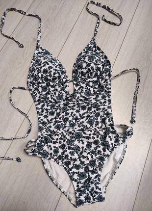 Купальник суцільний