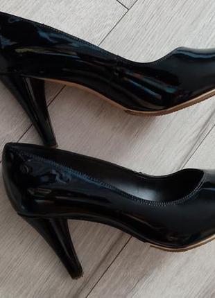 Женские лаковые туфли, 39-40 рр.4 фото