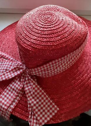 Соломенная шляпа красная1 фото