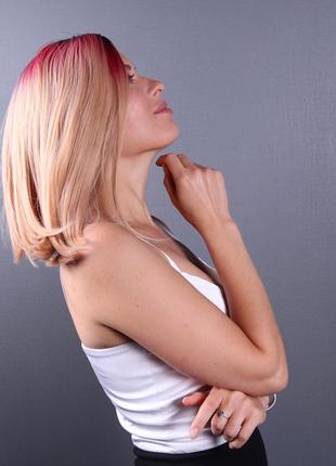 Парик zadira каре блонд женский короткий прямой на сетке с черно красным омбре из термоволос