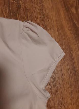 Кремовая блузка с черным воротником6 фото
