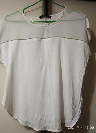 Легкая футболочка