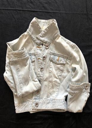 Укорочённая джинсовая куртка