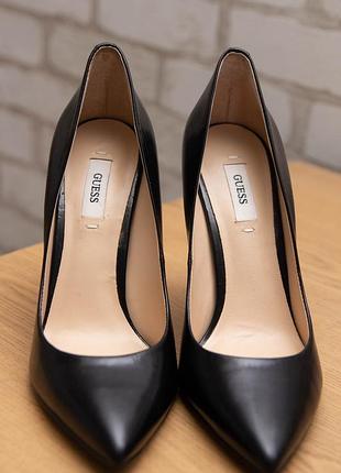 Кожаные лодочки guess