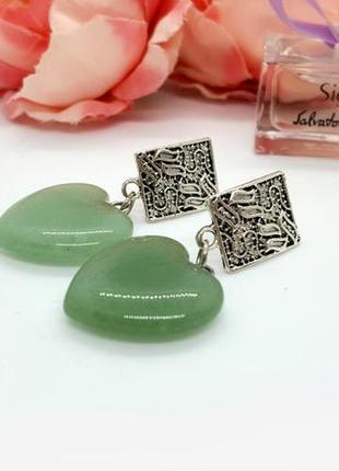 🍀💚 стильні ефектні сережки гвоздики "сердечка" натуральний камінь нефрит5 фото