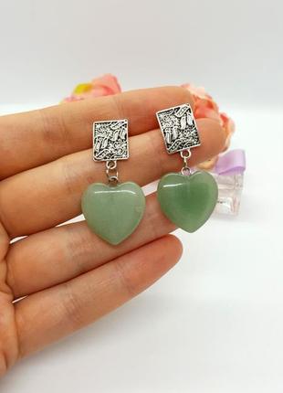 🍀💚 стильні ефектні сережки гвоздики "сердечка" натуральний камінь нефрит7 фото