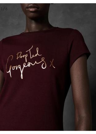 Качественная футболка бордового цвета