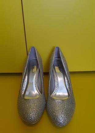 Туфлі, туфли