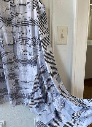 Тонюсенькое летящее платье без рукавов нейтрального цвета в принт "6" usa : 44-465 фото