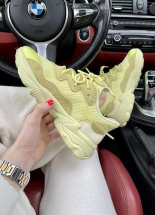 Красивейшие женские кроссовки adidas ozweego лимонные жёлтые с бежевым3 фото