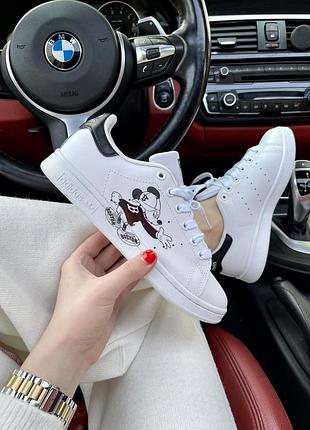 Круті жіночі ретро кросівки adidas stan smith disney mickey mouse білі