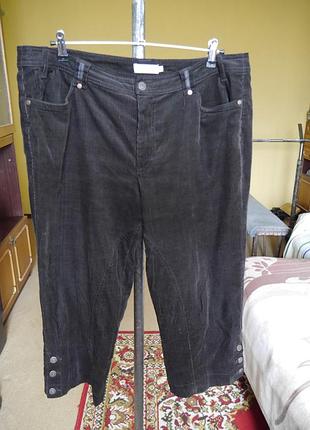Брюки короткі-джинси-бріджі на 46 євро розмір essentials