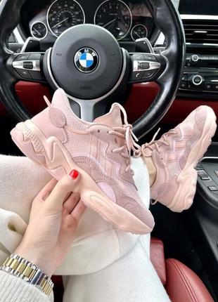 Красивейшие женские кроссовки adidas ozweego розовые пудровые1 фото