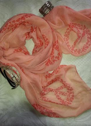 Воздушный и легкий персиковый шарф палантин из вискозы