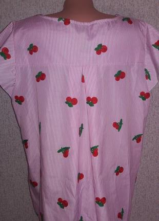 Нежно-розовая блуза в полоску с вышитыми вишняками2 фото