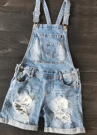 Шикарный джинсовый комбинезон