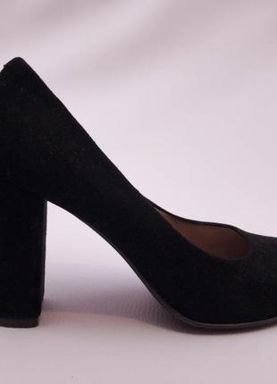Туфлі чорного кольору5 фото
