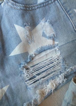 Фирменные короткие рваные высокие джинсовые шорты со звёздами5 фото