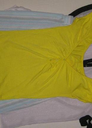 Ярко желтая футболочка в рубчик с открытой грудью,  км09472 фото