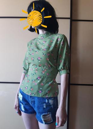 Блуза в квітковий принт, виріз на спинці, на гудзиках і зав'язках fashion union3 фото