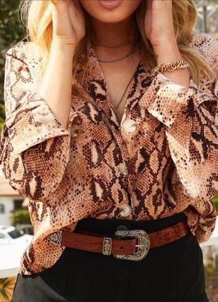 Рубашка змеиный принт nasty gal