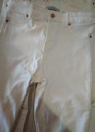 Супер белые джинсы на лето 2 пары ,новые качественная ткань.3 фото