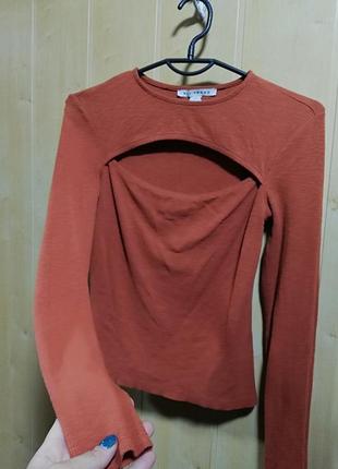 Кофта я интересным вырезом