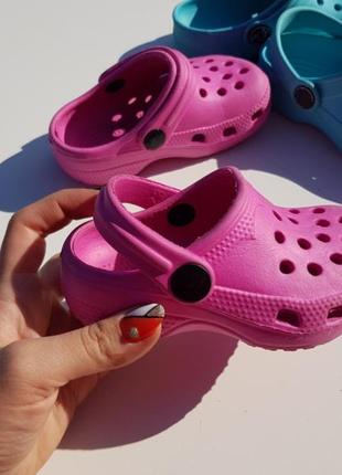 Босоножки, сандалии, мыльницы crocs
